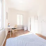 Yellow - Simple -- Olma Messen & Autobahn 1 Min, Hsg 6 Min, Spital 7min, Guenstige Parkplaetze Homestay St. Gallen