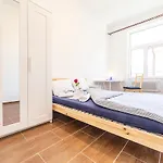 Homestay Yellow - Simple -- Olma Messen & Autobahn 1 Min, Hsg 6 Min, Spital 7min, Guenstige Parkplaetze *