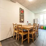 Yellow Inn- Simple And Easy Parking Direkt Bei Der Olma Nahe Hsg Und Spital