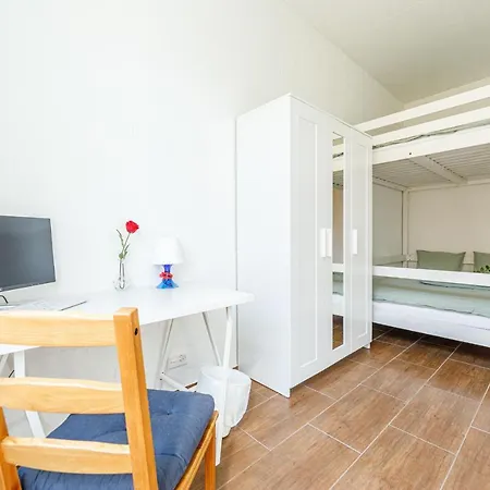 Yellow - Simple -- Olma Messen & Autobahn 1 Min, Hsg 6 Min, Spital 7min, Guenstige Parkplaetze * St. Gallen