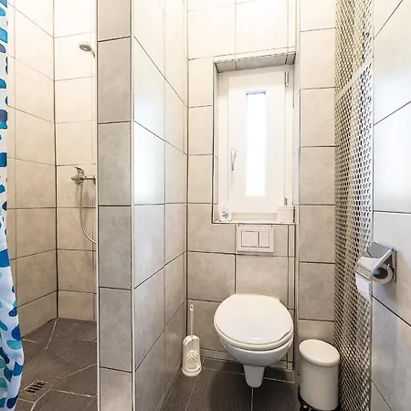 Yellow - Simple -- Olma Messen & Autobahn 1 Min, Hsg 6 Min, Spital 7min, Guenstige Parkplaetze Rum i privatbostad St. Gallen