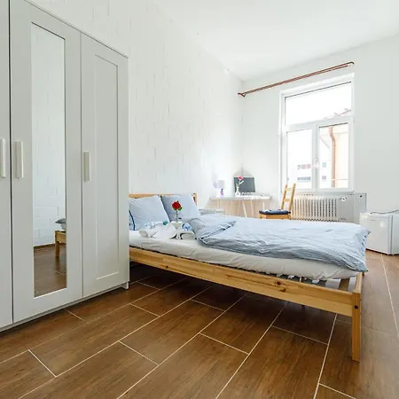 Homestay Yellow Inn- Simple And Easy Parking Direkt Bei Der Olma Nahe Hsg Und Spital