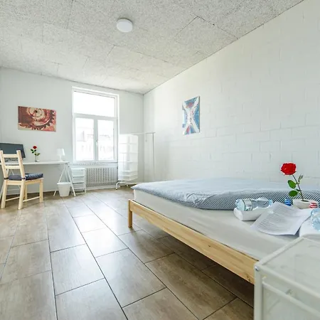 Yellow - Simple -- Olma Messen & Autobahn 1 Min, Hsg 6 Min, Spital 7min, Guenstige Parkplaetze Rum i privatbostad *