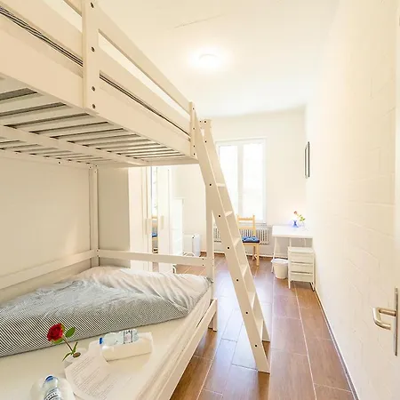 Yellow - Simple -- Olma Messen & Autobahn 1 Min, Hsg 6 Min, Spital 7min, Guenstige Parkplaetze سانت غالن