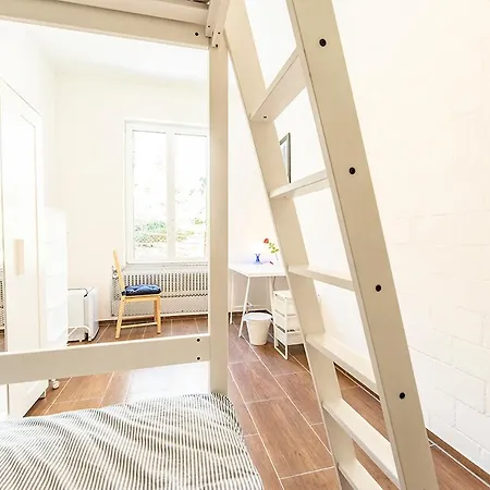 Rum i privatbostad Yellow - Simple -- Olma Messen & Autobahn 1 Min, Hsg 6 Min, Spital 7min, Guenstige Parkplaetze *