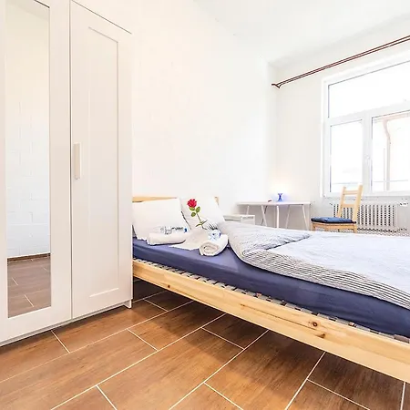 منزل للإقامة Yellow - Simple -- Olma Messen & Autobahn 1 Min, Hsg 6 Min, Spital 7min, Guenstige Parkplaetze *