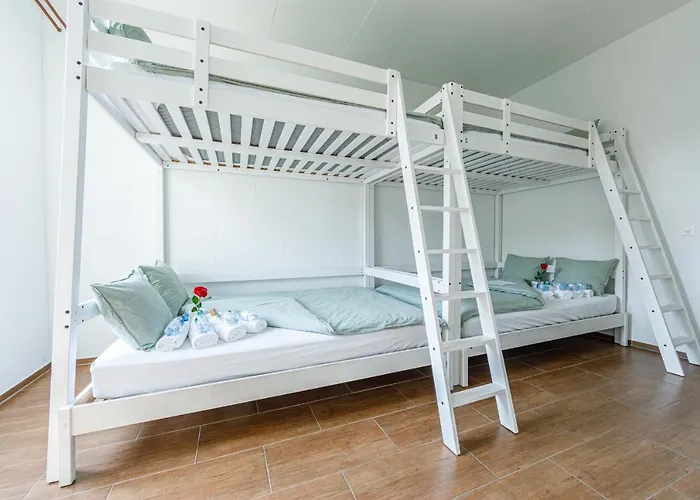 Quarto em Acomodações Particulares Yellow - Simple -- Olma Messen & Autobahn 1 Min, Hsg 6 Min, Spital 7min, Guenstige Parkplaetze