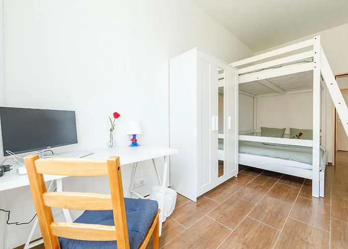 Yellow - Simple -- Olma Messen & Autobahn 1 Min, Hsg 6 Min, Spital 7min, Guenstige Parkplaetze * St. Gallen