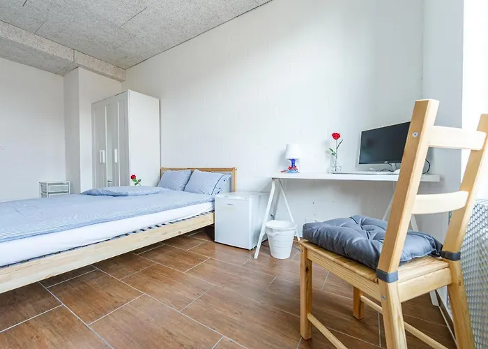 Yellow - Simple -- Olma Messen & Autobahn 1 Min, Hsg 6 Min, Spital 7min, Guenstige Parkplaetze St. Gallen