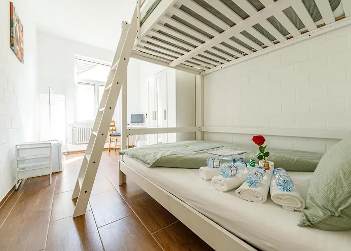 Yellow - Simple -- Olma Messen & Autobahn 1 Min, Hsg 6 Min, Spital 7min, Guenstige Parkplaetze