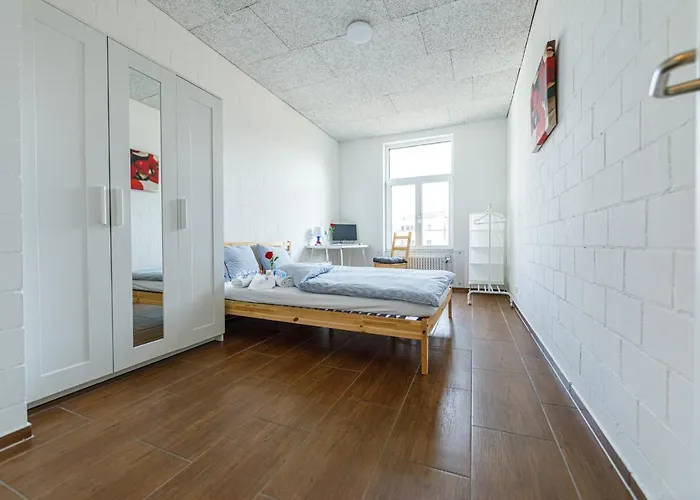 Yellow - Simple -- Olma Messen & Autobahn 1 Min, Hsg 6 Min, Spital 7min, Guenstige Parkplaetze Alloggio in famiglia St. Gallen