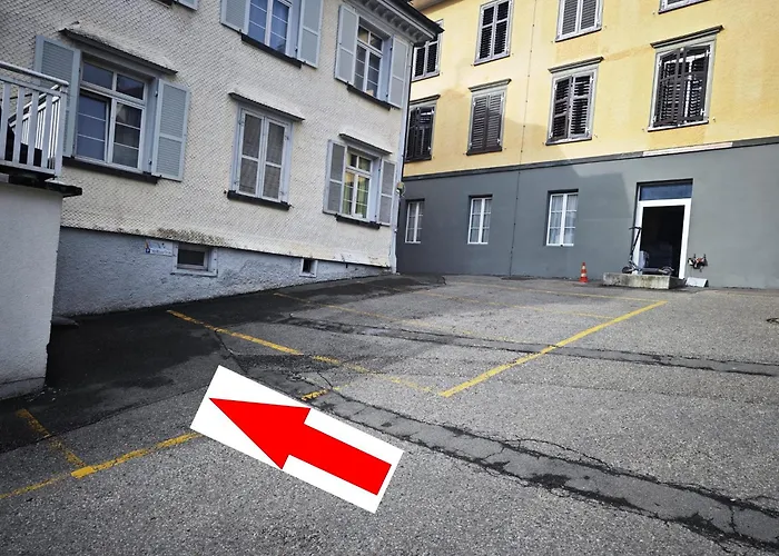 Quarto em Acomodações Particulares Yellow - Simple -- Olma Messen & Autobahn 1 Min, Hsg 6 Min, Spital 7min, Guenstige Parkplaetze