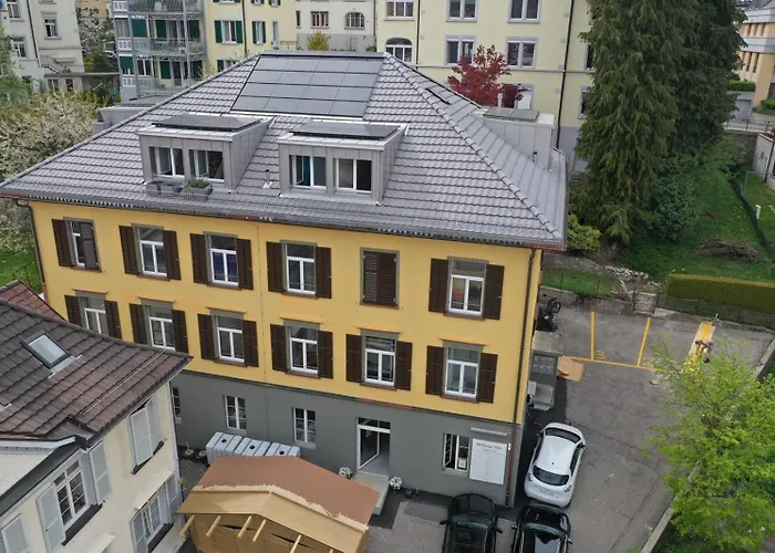 Quarto em Acomodações Particulares Yellow - Simple -- Olma Messen & Autobahn 1 Min, Hsg 6 Min, Spital 7min, Guenstige Parkplaetze