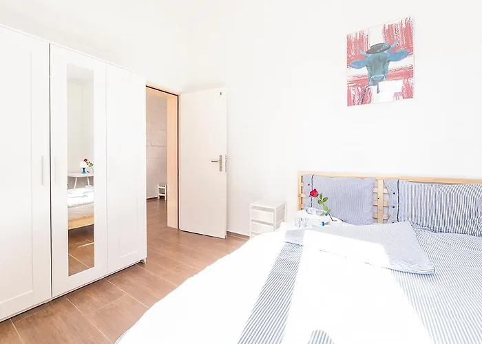 Yellow - Simple -- Olma Messen & Autobahn 1 Min, Hsg 6 Min, Spital 7min, Guenstige Parkplaetze * St. Gallen