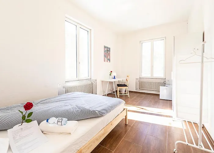 Yellow - Simple -- Olma Messen & Autobahn 1 Min, Hsg 6 Min, Spital 7min, Guenstige Parkplaetze