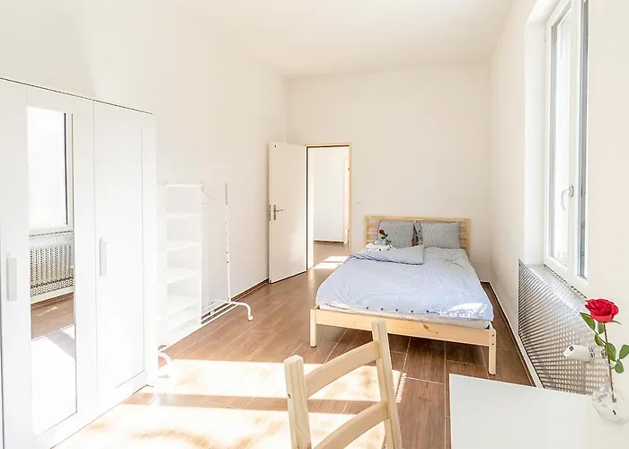 Yellow - Simple -- Olma Messen & Autobahn 1 Min, Hsg 6 Min, Spital 7min, Guenstige Parkplaetze