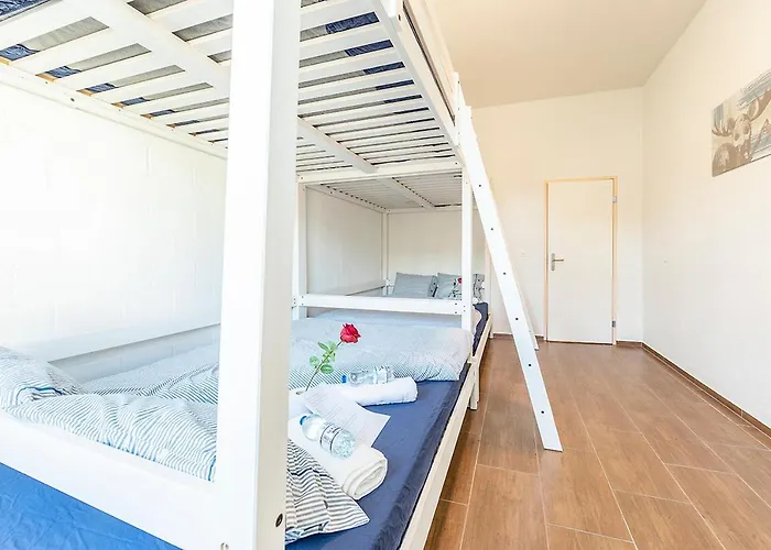 Yellow - Simple -- Olma Messen & Autobahn 1 Min, Hsg 6 Min, Spital 7min, Guenstige Parkplaetze Alloggio in famiglia