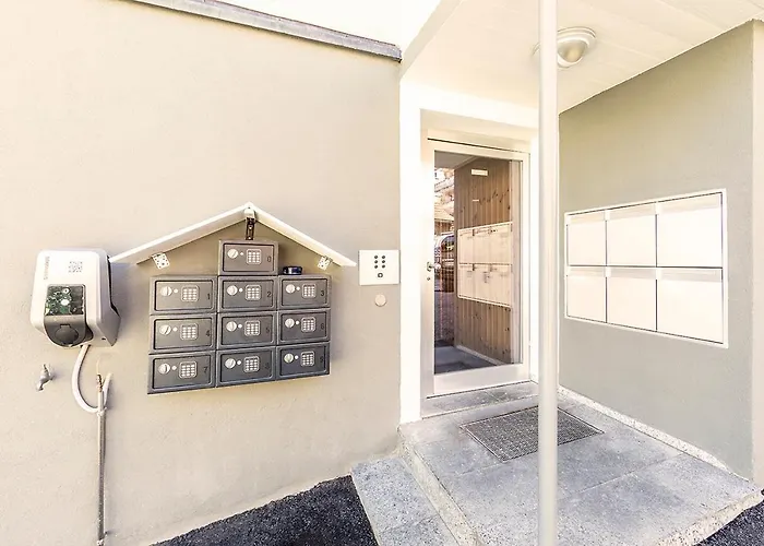 Yellow - Simple -- Olma Messen & Autobahn 1 Min, Hsg 6 Min, Spital 7min, Guenstige Parkplaetze Quarto em Acomodações Particulares St. Gallen