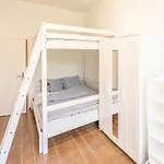 Quarto em Acomodações Particulares Yellow - Simple -- Olma Messen & Autobahn 1 Min, Hsg 6 Min, Spital 7min, Guenstige Parkplaetze St. Gallen