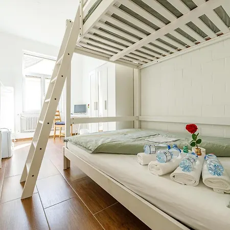 Yellow - Simple -- Olma Messen & Autobahn 1 Min, Hsg 6 Min, Spital 7min, Guenstige Parkplaetze