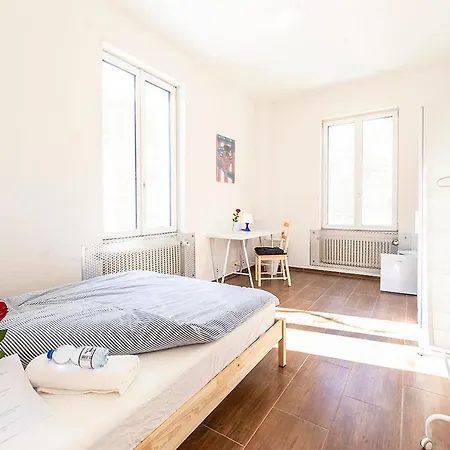 Yellow - Simple -- Olma Messen & Autobahn 1 Min, Hsg 6 Min, Spital 7min, Guenstige Parkplaetze