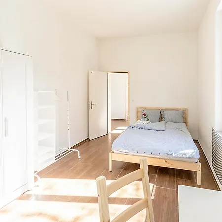 Yellow Inn- Simple And Easy Parking Direkt Bei Der Olma Nahe Hsg Und Spital